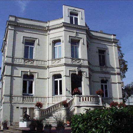 蒂洛鲁格住宿加早餐旅馆 Les Rosiers 外观 照片