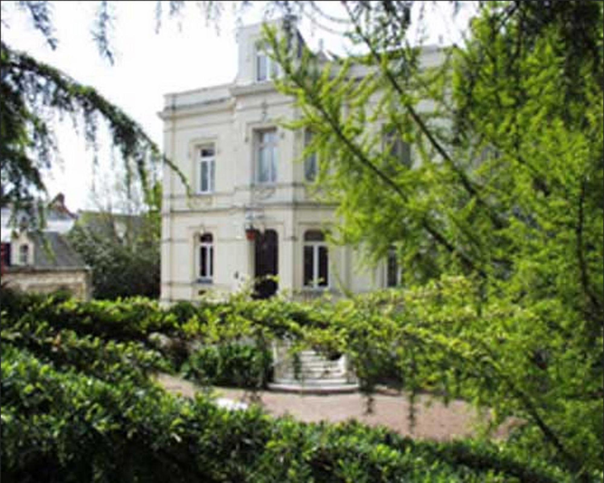 蒂洛鲁格住宿加早餐旅馆 Les Rosiers 外观 照片